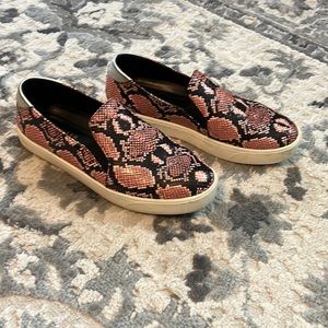 COLE HAAN Grand Series Slip-On Sneaker Shoe Womens 8.5 Snakeskin Pink Black